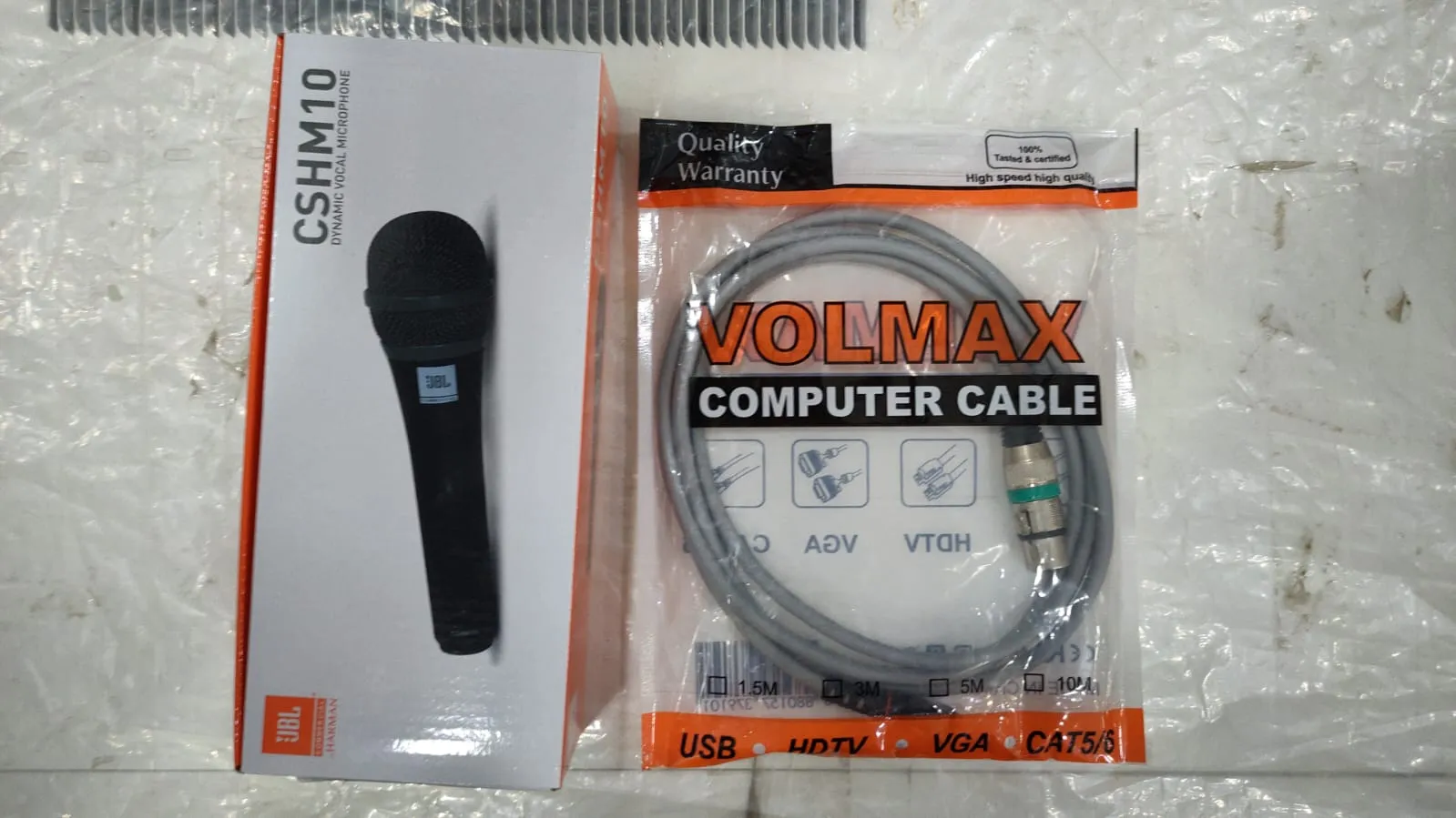 JBL Commercial CSHM10 HAndheld Dynamic XLR Unidirectional Microphone With On/Off Switch (Cable Not Included) Black, Medium